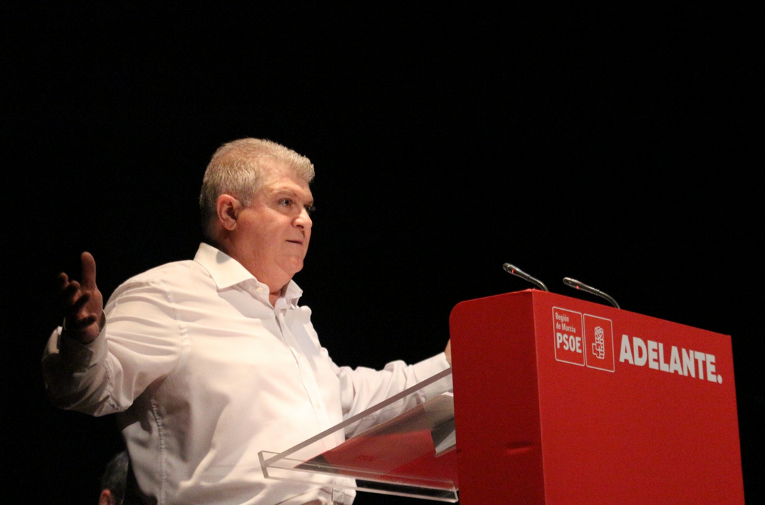 Vélez quiere disputar a López Miras la presidencia de la Región de Murcia Vélez quiere disputar a López Miras la presidencia de la Región de Murcia