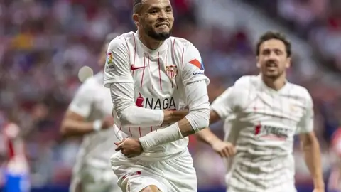 En-Nesyri celebra el gol del empate frente al Atlético de Madrid