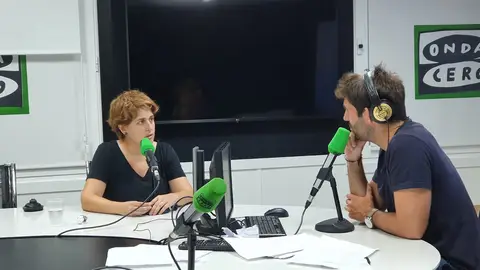 Marta Pascal ha vingut al programa disposada a parlar de tot: de la seva vida pública al capdavant d’un partit polític i alguns detalls de la seva vida privada Marta Pascal ha vingut al programa disposada a parlar de tot: de la seva vida pública al capdavant d’un partit polític i alguns detalls de la seva vida privada