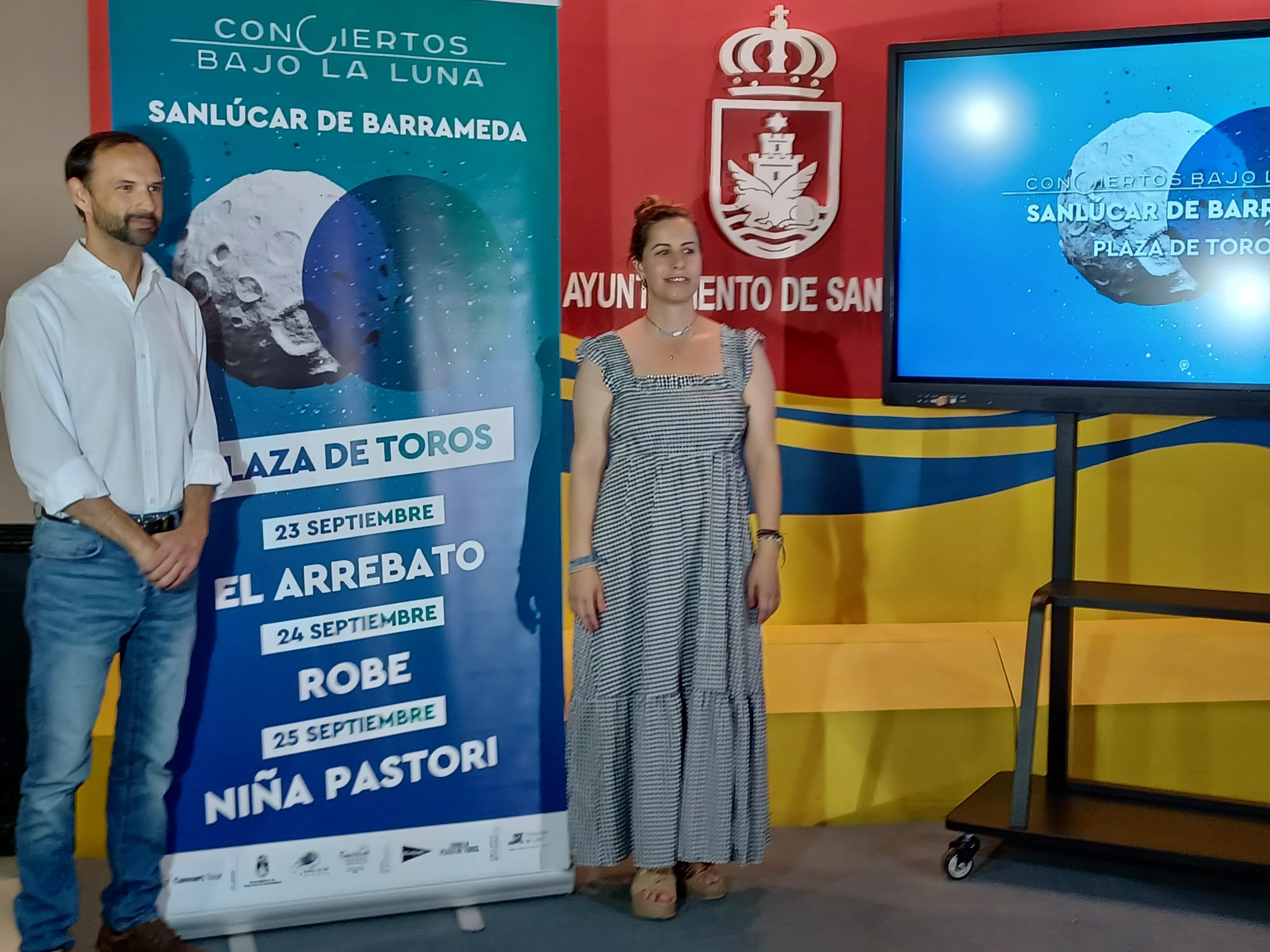 Robe Iniesta, Niña Pastori y El Arrebato, en los 'Conciertos bajo la Luna' de Sanlúcar Robe Iniesta, Niña Pastori y El Arrebato, en los 'Conciertos bajo la Luna' de Sanlúcar