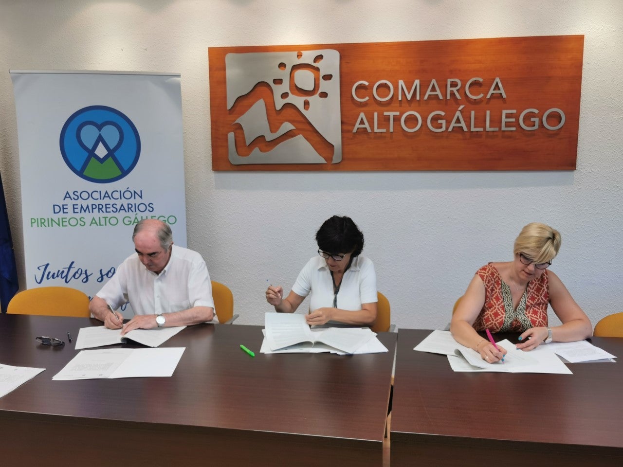 Renovación del convenio para el desarrollo socioeconómico del Alto Gállego Renovación del convenio para el desarrollo socioeconómico del Alto Gállego