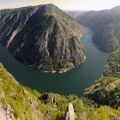 López Campos enxalza a "paisaxe cultural única" da Ribeira Sacra López Campos enxalza a "paisaxe cultural única" da Ribeira Sacra