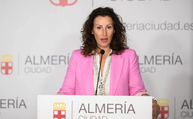 María Vázquez se convierte en la primera alcaldesa de Almería María Vázquez se convierte en la primera alcaldesa de Almería