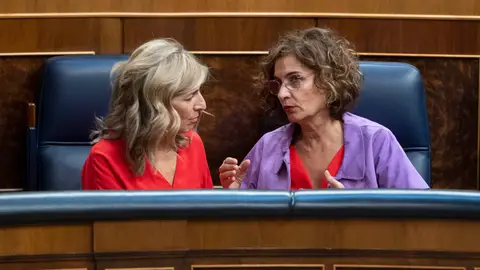 Yolanda Díaz y María Jesús Montero, en el Congreso de los Diputados Yolanda Díaz y María Jesús Montero, en el Congreso de los Diputados