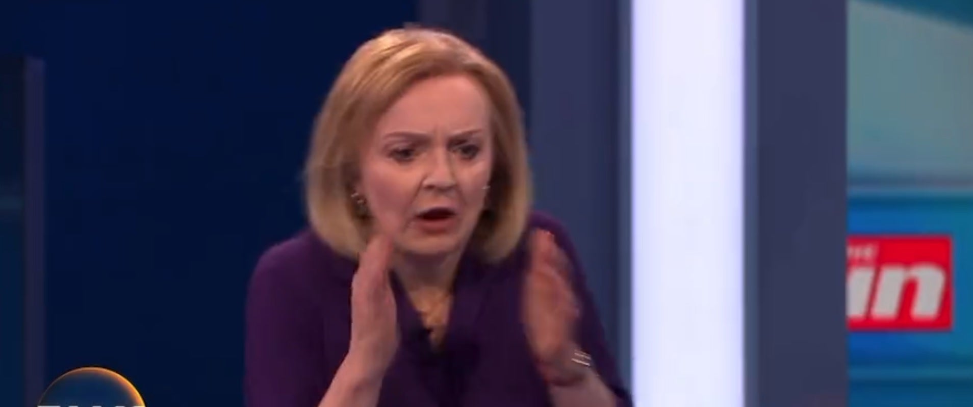 Una presentadora se desmaya en pleno debate entre los candidatos a suceder a Boris Johnson Una presentadora se desmaya en pleno debate entre los candidatos a suceder a Boris Johnson