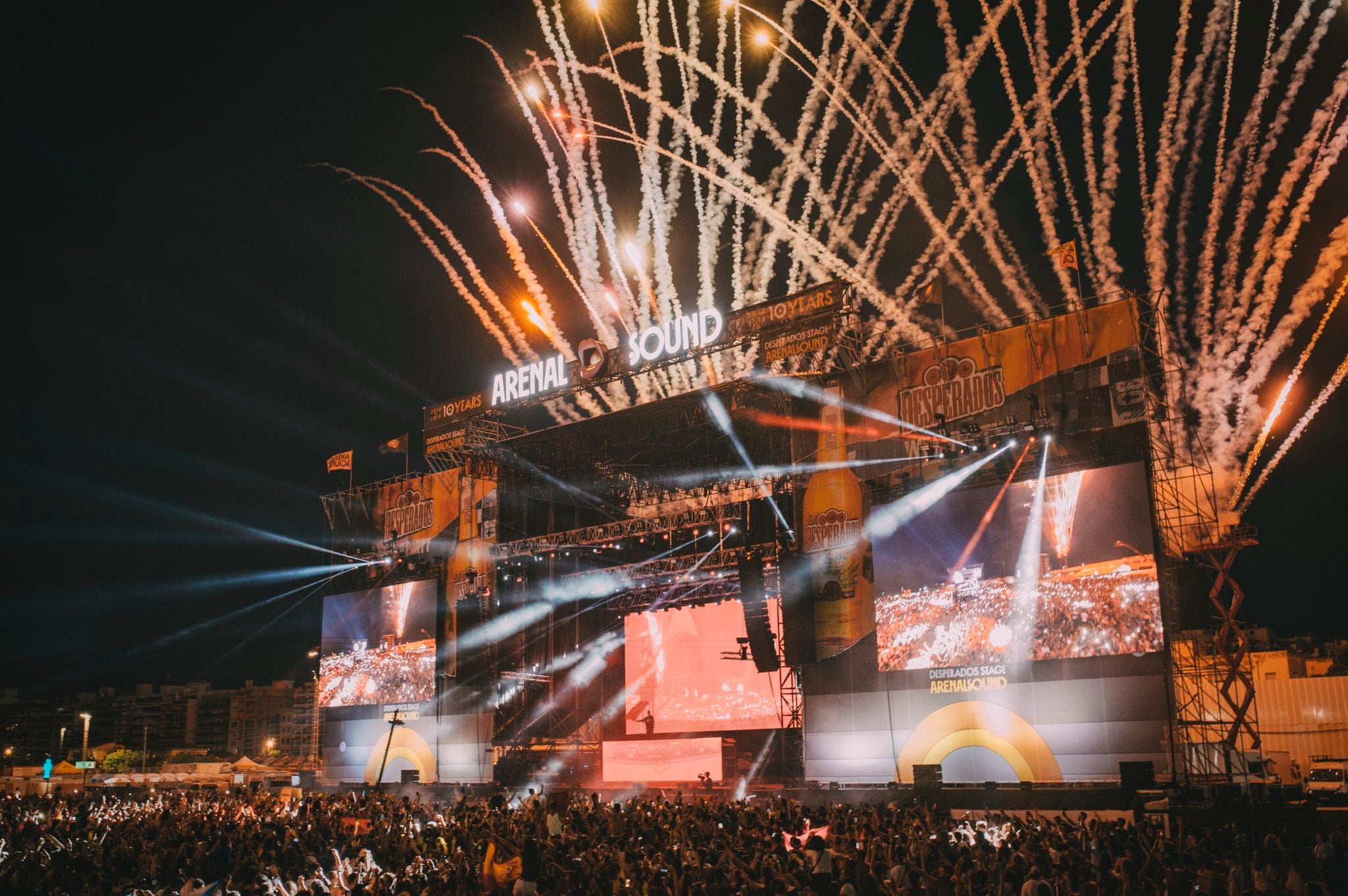 ¡De festival en festival y tiro porque me toca! ¡De festival en festival y tiro porque me toca!