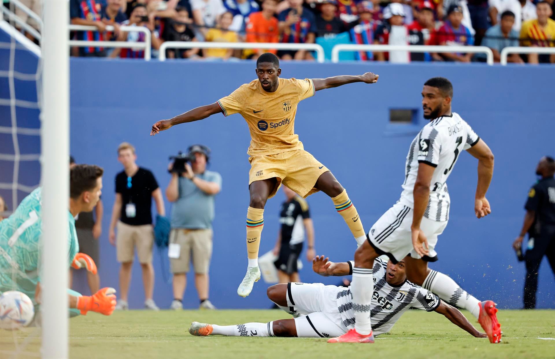 Dembélé brilla con un doblete en el empate del Barça ante la Juventus Dembélé brilla con un doblete en el empate del Barça ante la Juventus