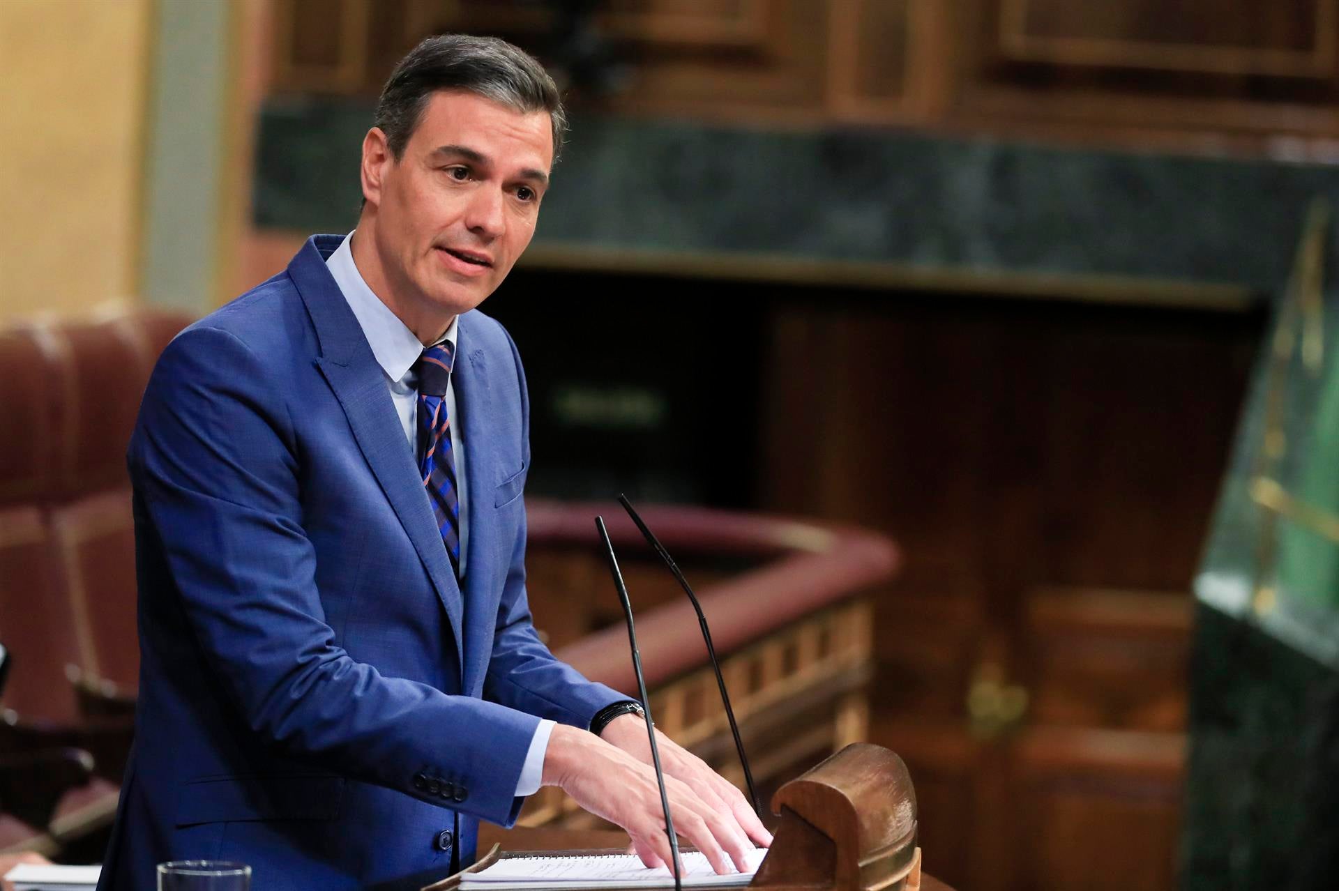Pedro Sánchez defiende a Cháves y Griñán: "Están pagando justos por pecadores" Pedro Sánchez defiende a Cháves y Griñán: "Están pagando justos por pecadores"