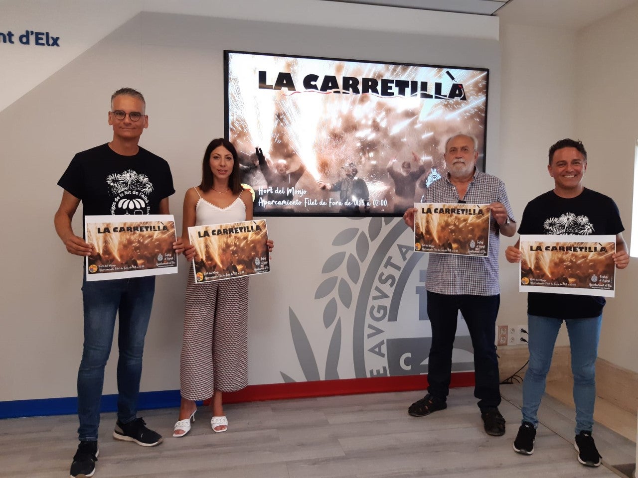 El presidente de la Asociación de Amigos de la Nit de l´Albà, Antonio Sánchez, y su vicepresidente, Javier Muñoz, serán los Carretilleros de Honor en la Carretillà de este año El presidente de la Asociación de Amigos de la Nit de l´Albà, Antonio Sánchez, y su vicepresidente, Javier Muñoz, serán los Carretilleros de Honor en la Carretillà de este año