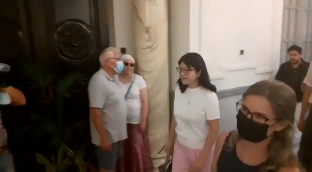 Layhoon ya se encuentra reunida con Joan Ribó Layhoon ya se encuentra reunida con Joan Ribó