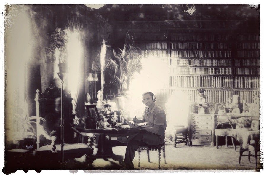 Pedro Amorós nos adentra en Más de uno Alicante en universos paralelos o multiverso para aclarar hipótesis sobre vidas alternativas Pedro Amorós nos adentra en Más de uno Alicante en universos paralelos o multiverso para aclarar hipótesis sobre vidas alternativas