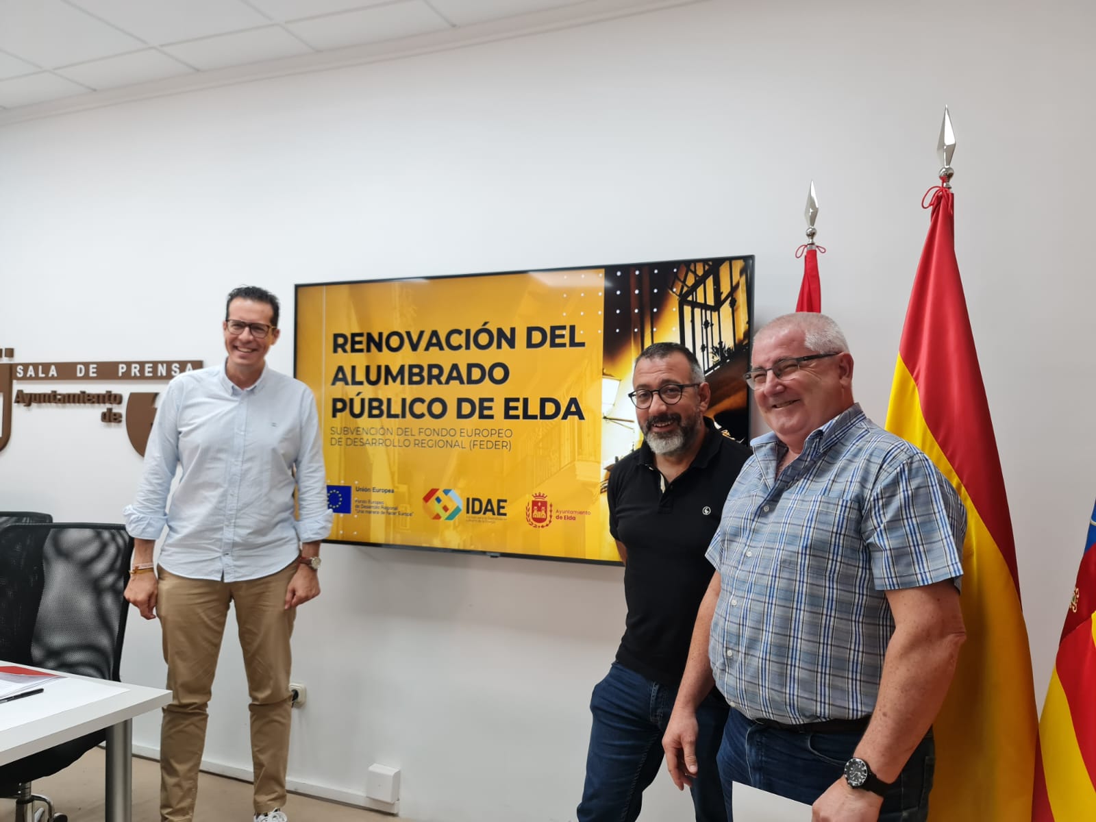 Elda renovará más de 2.000 luminarias para mejorar la calidad de iluminación de sus barrios Elda renovará más de 2.000 luminarias para mejorar la calidad de iluminación de sus barrios