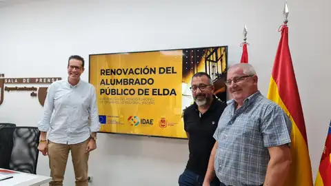 Rubén Alfaro, José Antonio Amat y Francisco Bellot en la presentación del plan de renovación de alumbrado de Elda