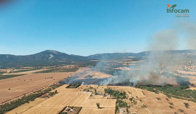 Extinguidos dos incendios forestales en Retuerta del Bullaque Extinguidos dos incendios forestales en Retuerta del Bullaque
