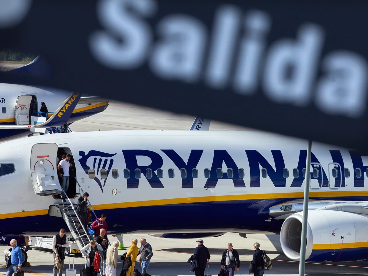Cuánto cuesta facturar maleta: las diferencias entre Ryanair, Iberia o Vueling | Cero Radio