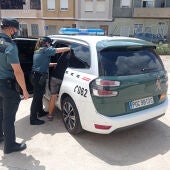 Detenidas dos personas que realizaban instalaciones eléctricas ilegales en varias parcelas ubicadas en La Ribera