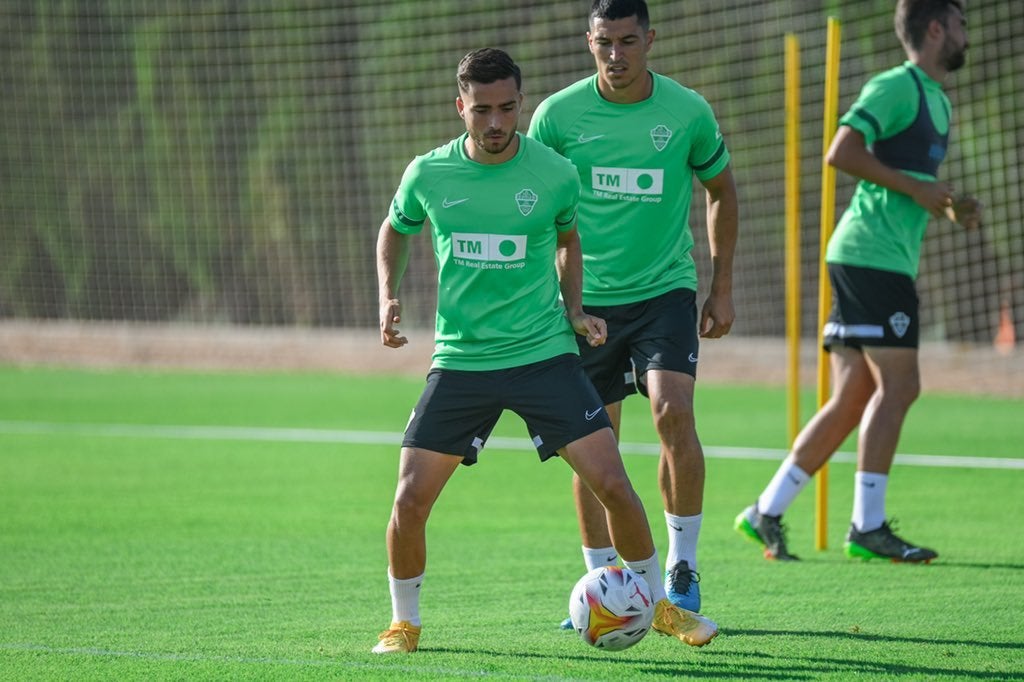 El Elche ultima la cesión de José Salinas al Mirandés El Elche ultima la cesión de José Salinas al Mirandés