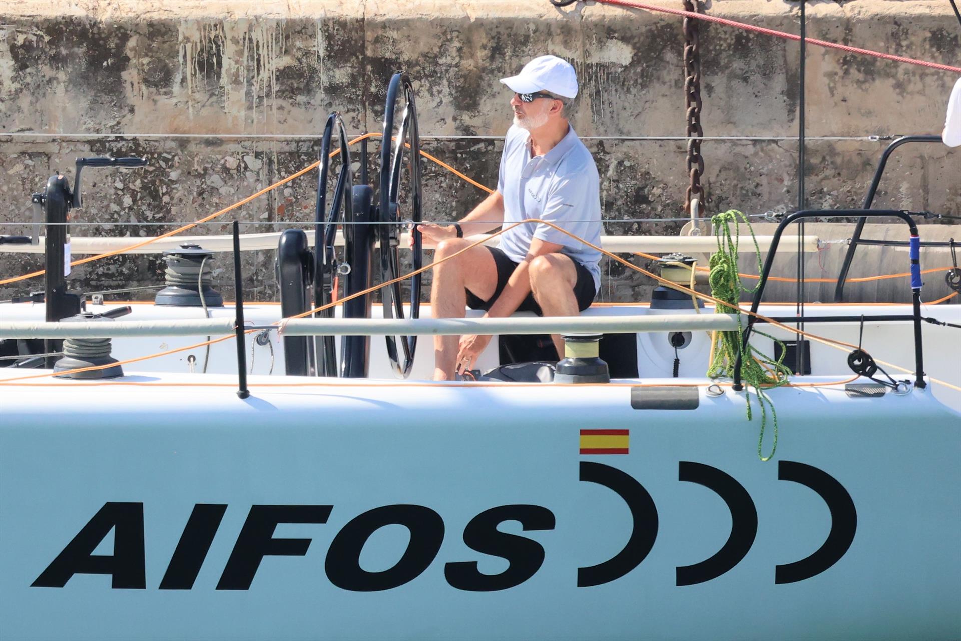 El Rey Felipe VI sale a entrenar a bordo del Aifos 500 en la 40ª Copa del Rey MAPFRE de Vela El Rey Felipe VI sale a entrenar a bordo del Aifos 500 en la 40ª Copa del Rey MAPFRE de Vela