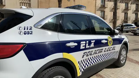 Vehículo patrulla de la Policía Local de Elche.