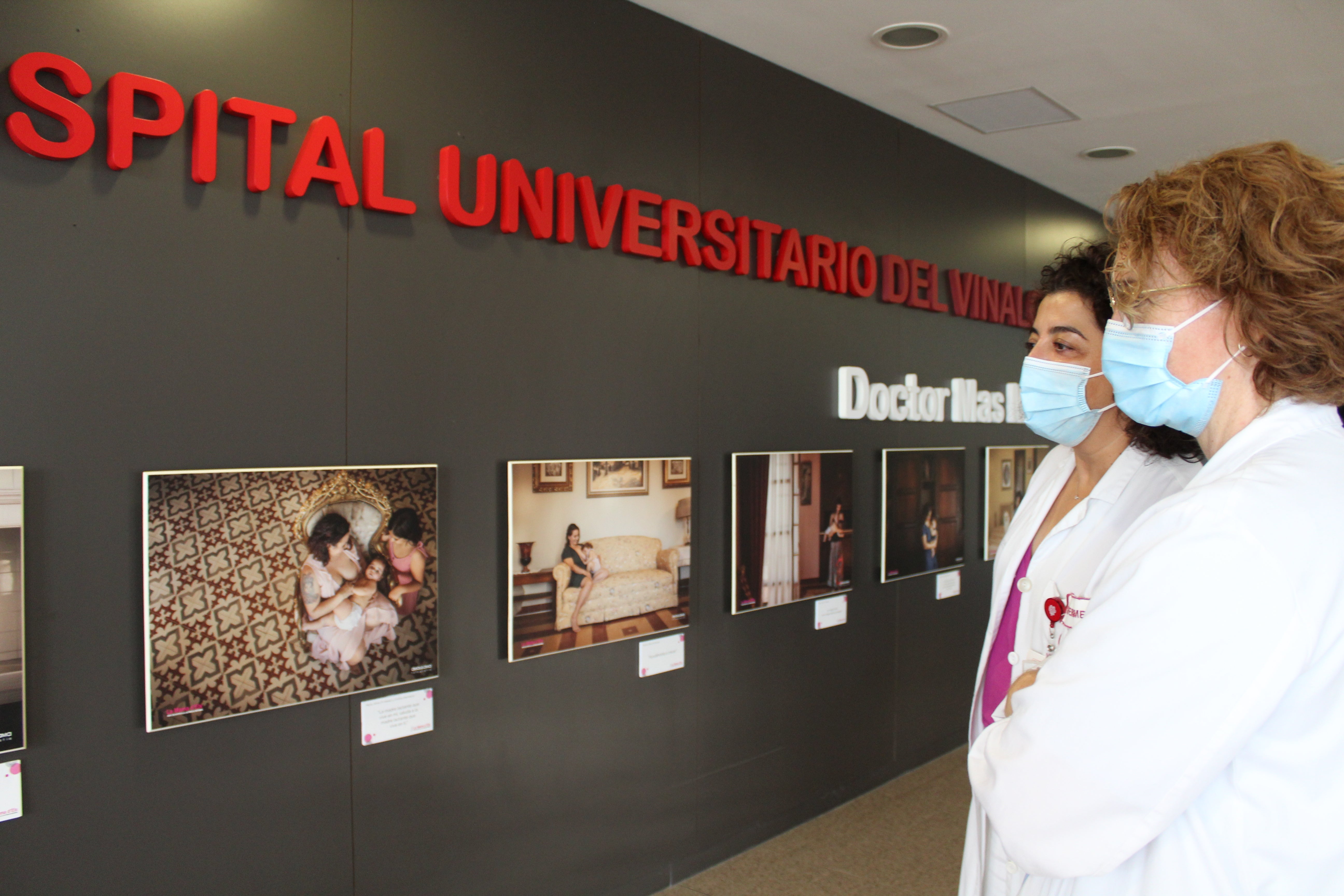 El Hospital Universitario del Vinalopó de Elche presenta una exposición fotográfica para concienciar sobre los beneficios de la lactancia materna El Hospital Universitario del Vinalopó de Elche presenta una exposición fotográfica para concienciar sobre los beneficios de la lactancia materna