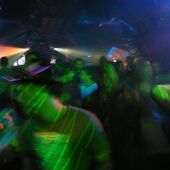 Cataluña valora permitir el registro a los hombres en la entrada de discotecas ante el aumento de pinchazos