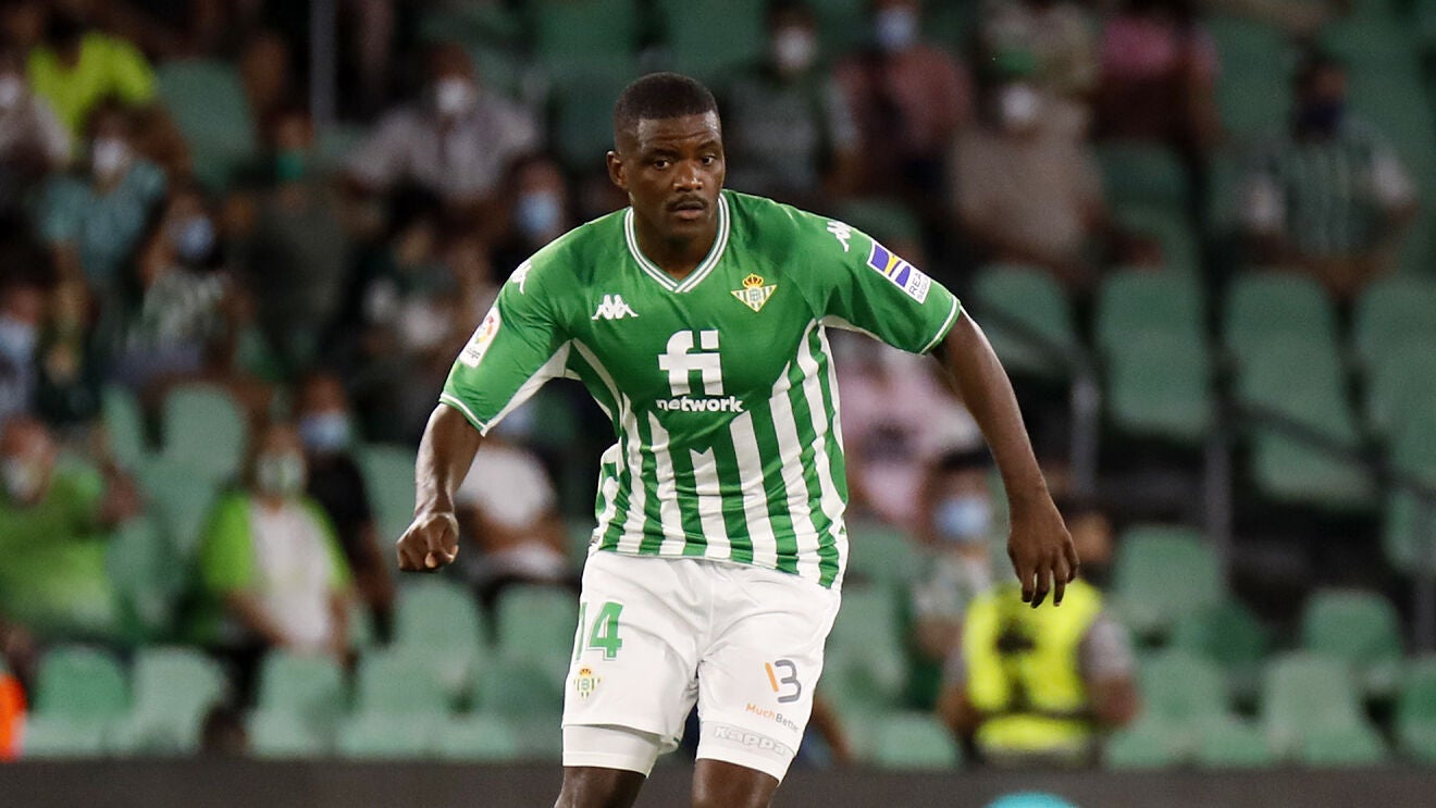 El Betis sigue esperando poder hacer caja con Carvalho El Betis sigue esperando poder hacer caja con Carvalho