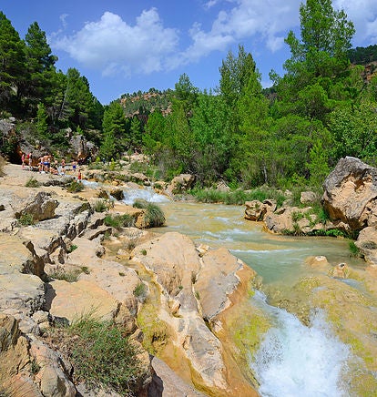 El aforo en las Chorreras del Cabriel podría limitarse a 400 bañistas al día El aforo en las Chorreras del Cabriel podría limitarse a 400 bañistas al día