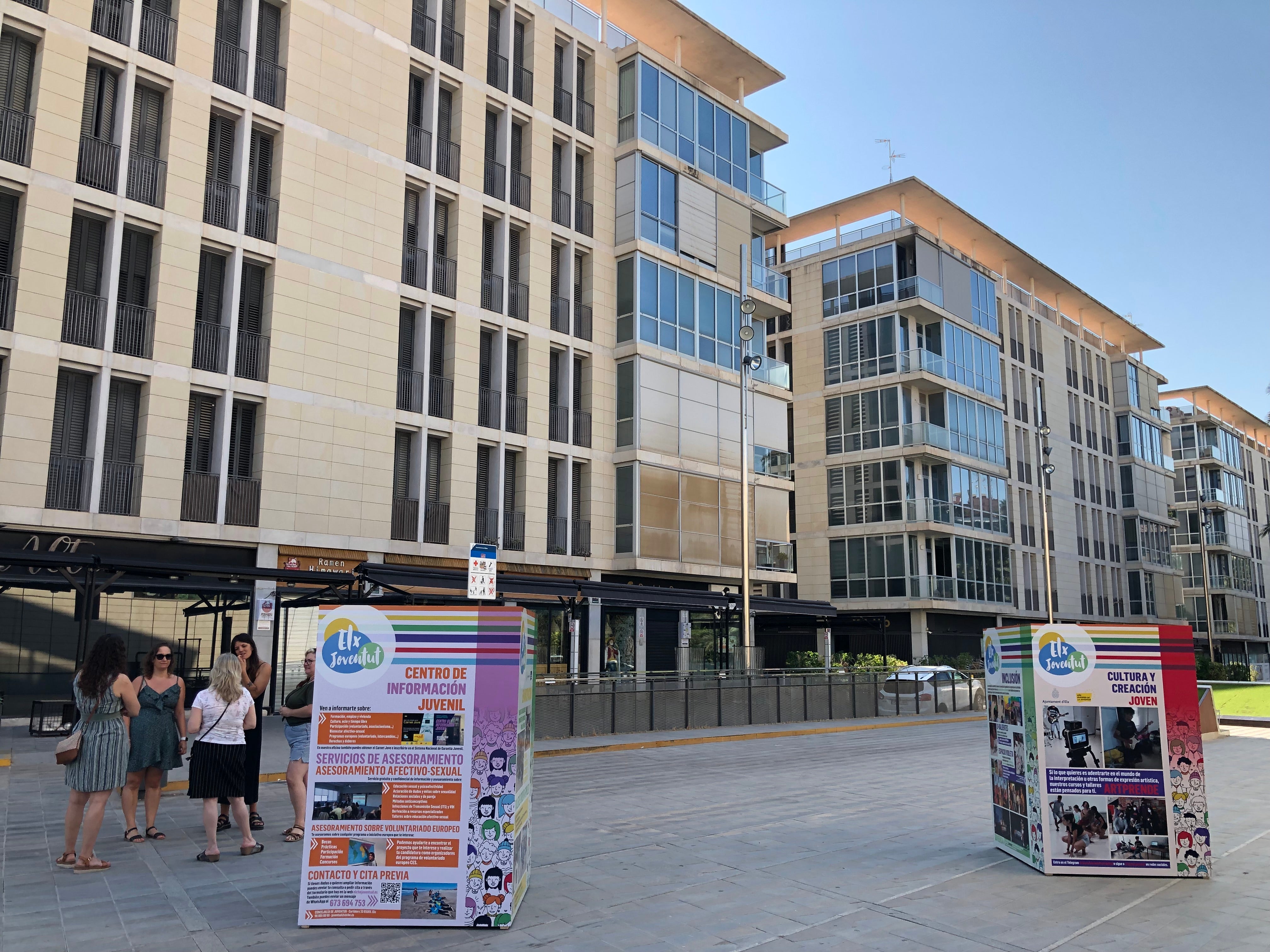 La concejalía de Juventud de Elche presenta una exposición con motivo del Día Internacional de la Juventud La concejalía de Juventud de Elche presenta una exposición con motivo del Día Internacional de la Juventud