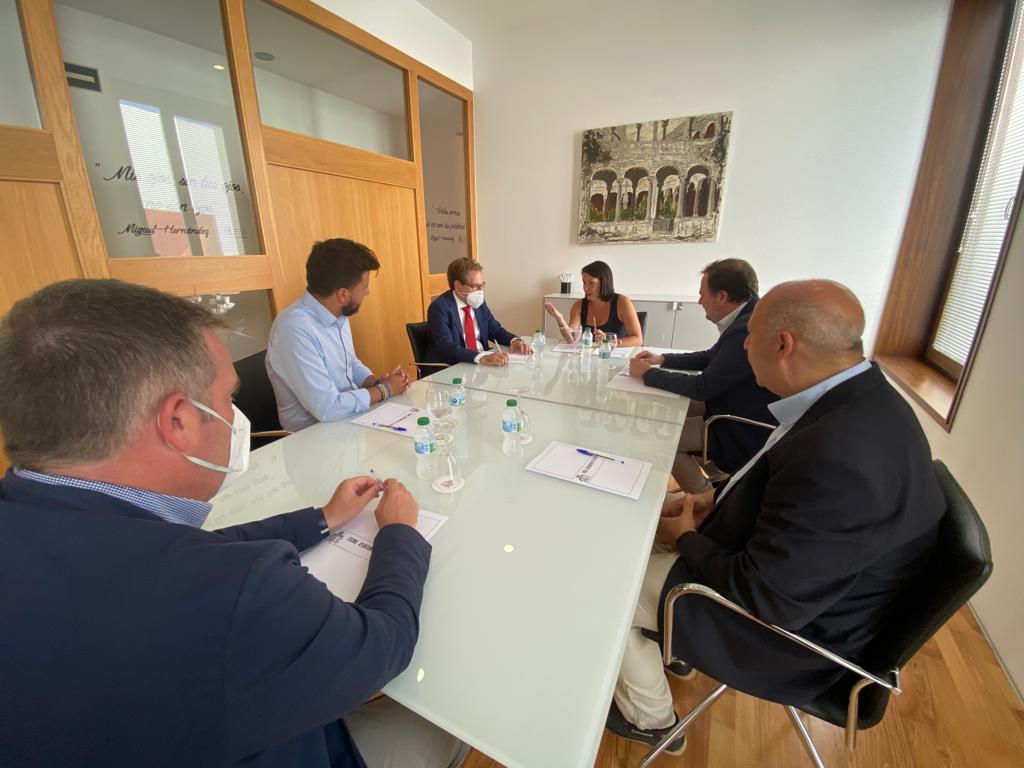 El conseller de Sanidad Universal y Salud Pública anuncia la ampliación del centro de salud de Orihuela Costa El conseller de Sanidad Universal y Salud Pública anuncia la ampliación del centro de salud de Orihuela Costa