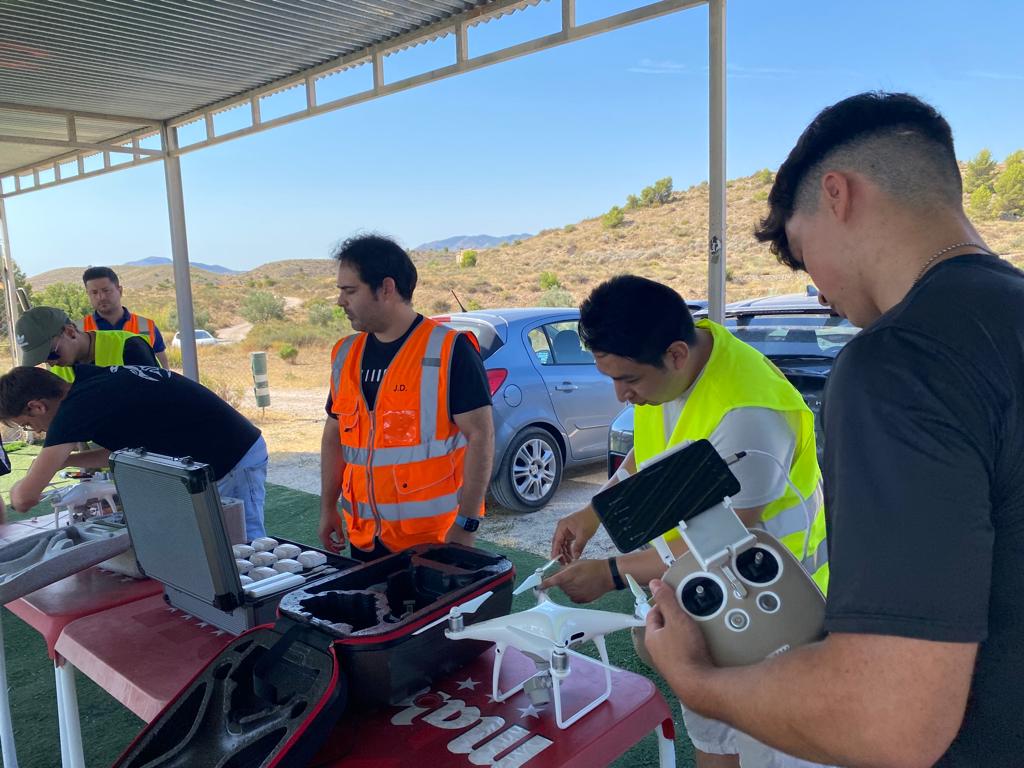 24 jóvenes de Elda obtendrán el título de piloto de drones mediante un curso formativo 24 jóvenes de Elda obtendrán el título de piloto de drones mediante un curso formativo