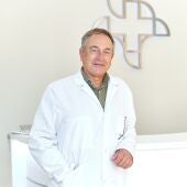 Cirujano Vicente Muñoz, especialista en cirugía general, oncológica y mamaria 