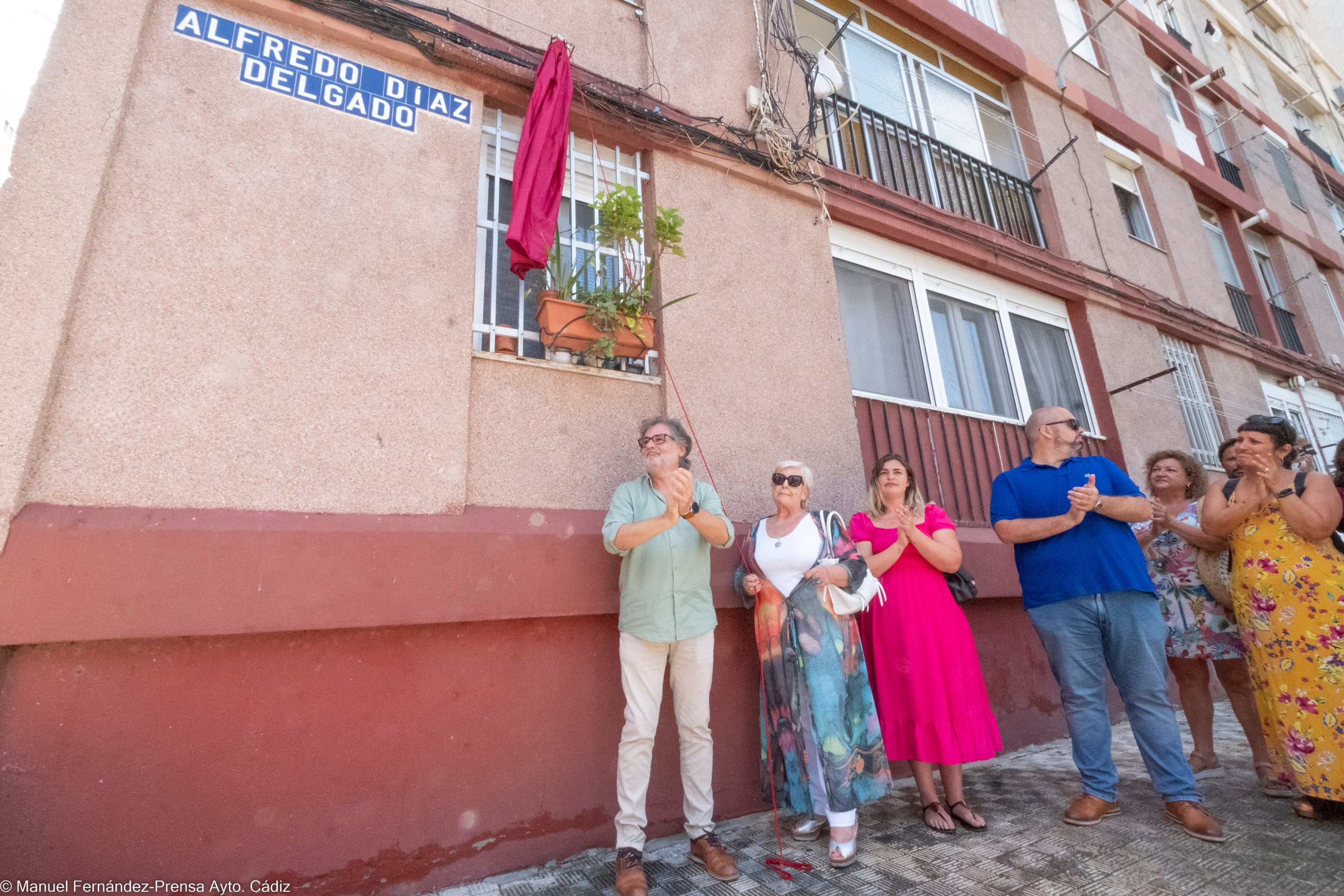 El Ayuntamiento de Cádiz inaugura la calle Alfredo Díaz Delgado El Ayuntamiento de Cádiz inaugura la calle Alfredo Díaz Delgado