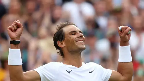 Rafa Nadal celebra una victoria en Wimbledon 2022