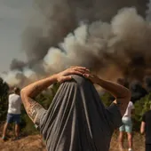 El incendio forestal en Verín originado con diez focos arrasa ya 600 hectáreas El incendio forestal en Verín originado con diez focos arrasa ya 600 hectáreas