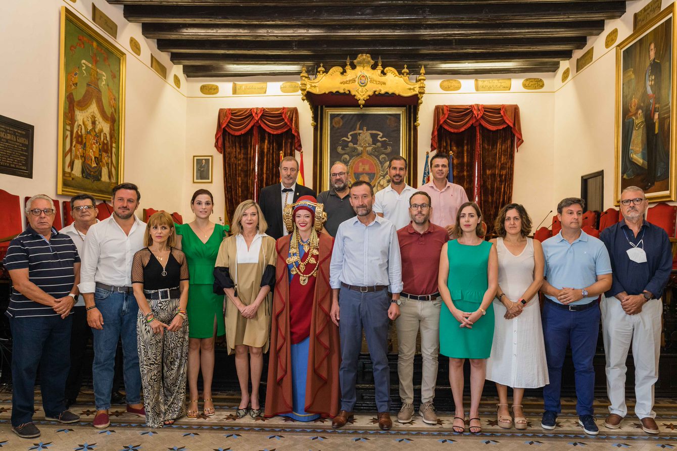 Los grupos políticos de Elche firman la declaración institucional que pide la vuelta de la Dama a la ciudad Los grupos políticos de Elche firman la declaración institucional que pide la vuelta de la Dama a la ciudad