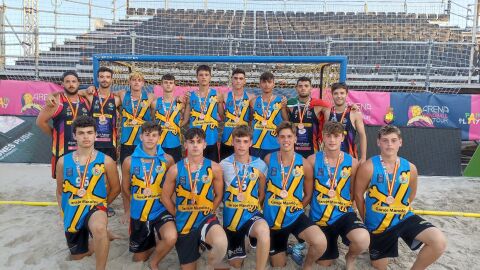 La plantilla con sus medallas