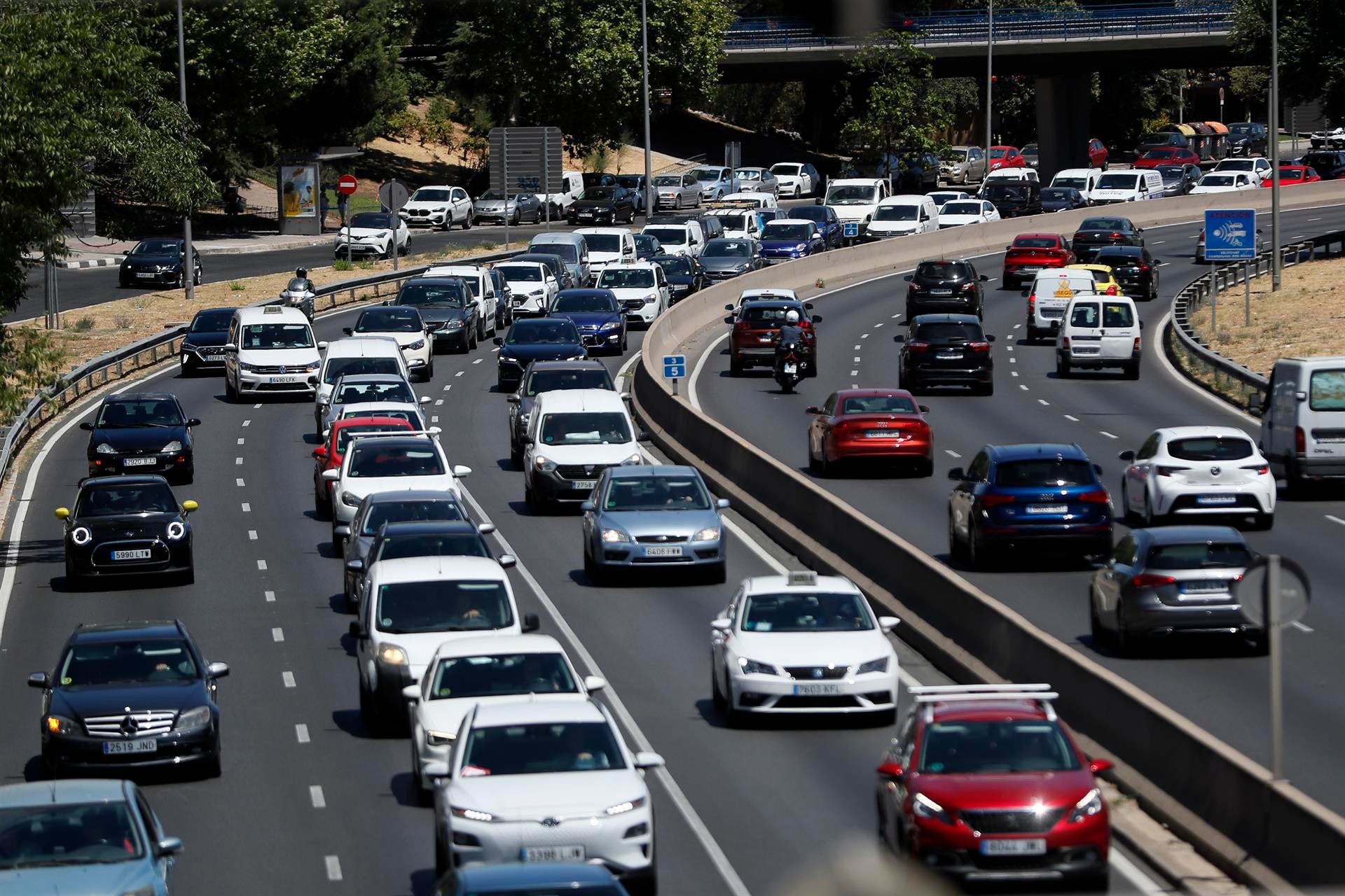 Las claves de la DGT para ahorrar hasta 500 euros de gasolina al año Las claves de la DGT para ahorrar hasta 500 euros de gasolina al año