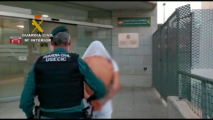 La Guardia Civil desarticula un peligroso grupo criminal que utilizaba armas de fuego sustraídas para perpetrar nuevos delitos La Guardia Civil desarticula un peligroso grupo criminal que utilizaba armas de fuego sustraídas para perpetrar nuevos delitos