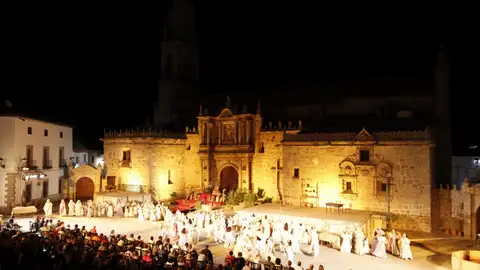 Representación de la Vaquera de la Finojosa Representación de la Vaquera de la Finojosa