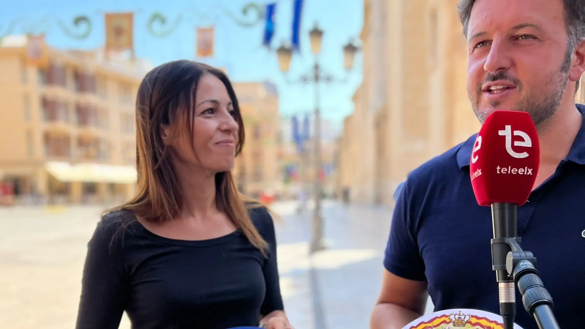 Presentación de los abanicos del Partido Popular de Elche.