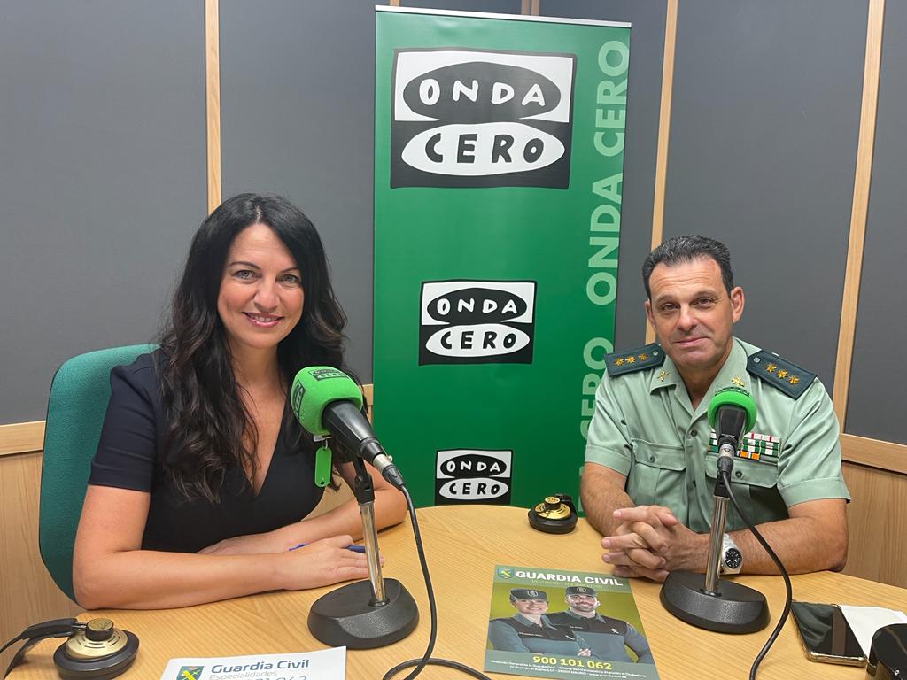 El coronel de la Guardia Civil de Alicante, José Hernández Mosquera, abre las puertas de la Comandancia a los oyentes de Onda Cero El coronel de la Guardia Civil de Alicante, José Hernández Mosquera, abre las puertas de la Comandancia a los oyentes de Onda Cero