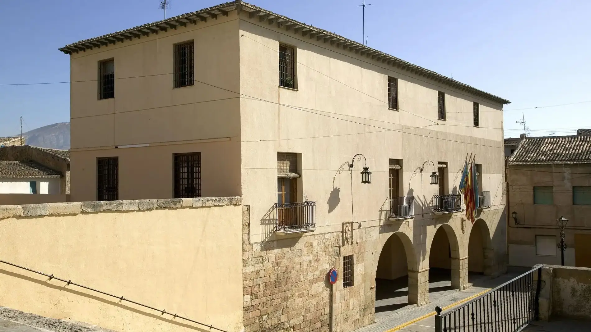 Ayuntamiento de Monforte del Cid. Ayuntamiento de Monforte del Cid.
