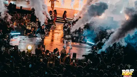 Imagen de archivo del escenario del 'Reggaeton Beach Festival' Imagen de archivo del escenario del 'Reggaeton Beach Festival'