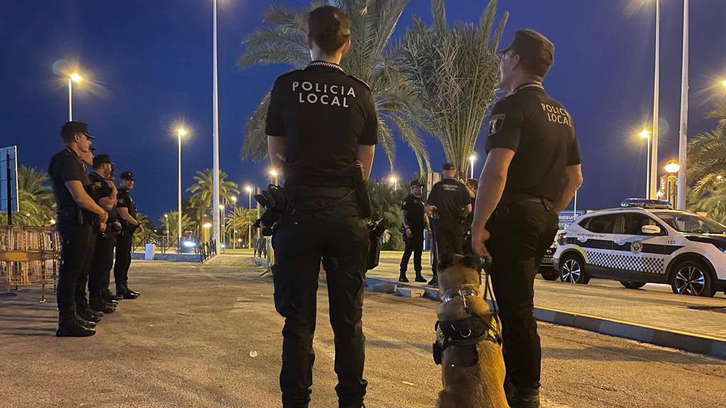 Detenidos en Elche por intentar robar en la subestación eléctrica frente a la Jefatura de la Policía Local Detenidos en Elche por intentar robar en la subestación eléctrica frente a la Jefatura de la Policía Local