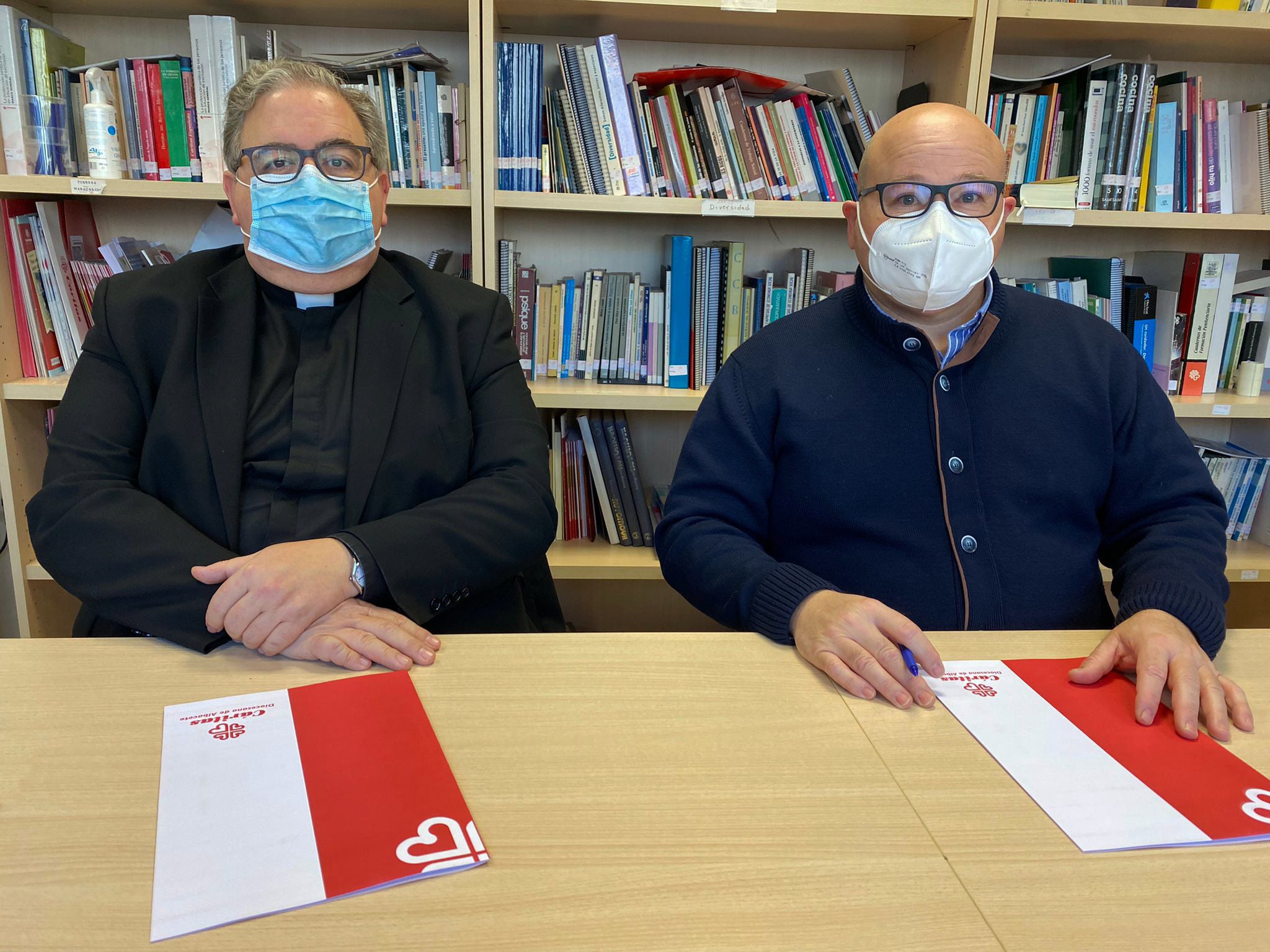Cáritas y Fundación El Sembrador firman un convenio para la gestión del albergue-colonia de "El Sahúco" Cáritas y Fundación El Sembrador firman un convenio para la gestión del albergue-colonia de "El Sahúco"