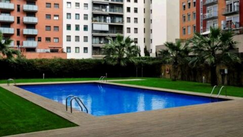 Edificio con piscina