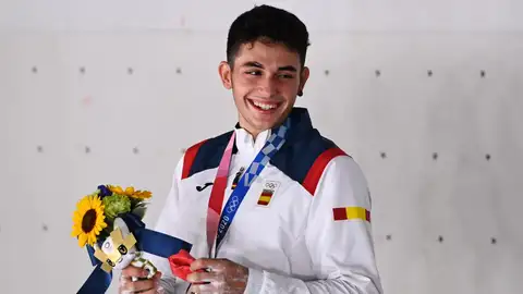 Alberto Ginés conquista su segundo bronce en el Europeo de escalada