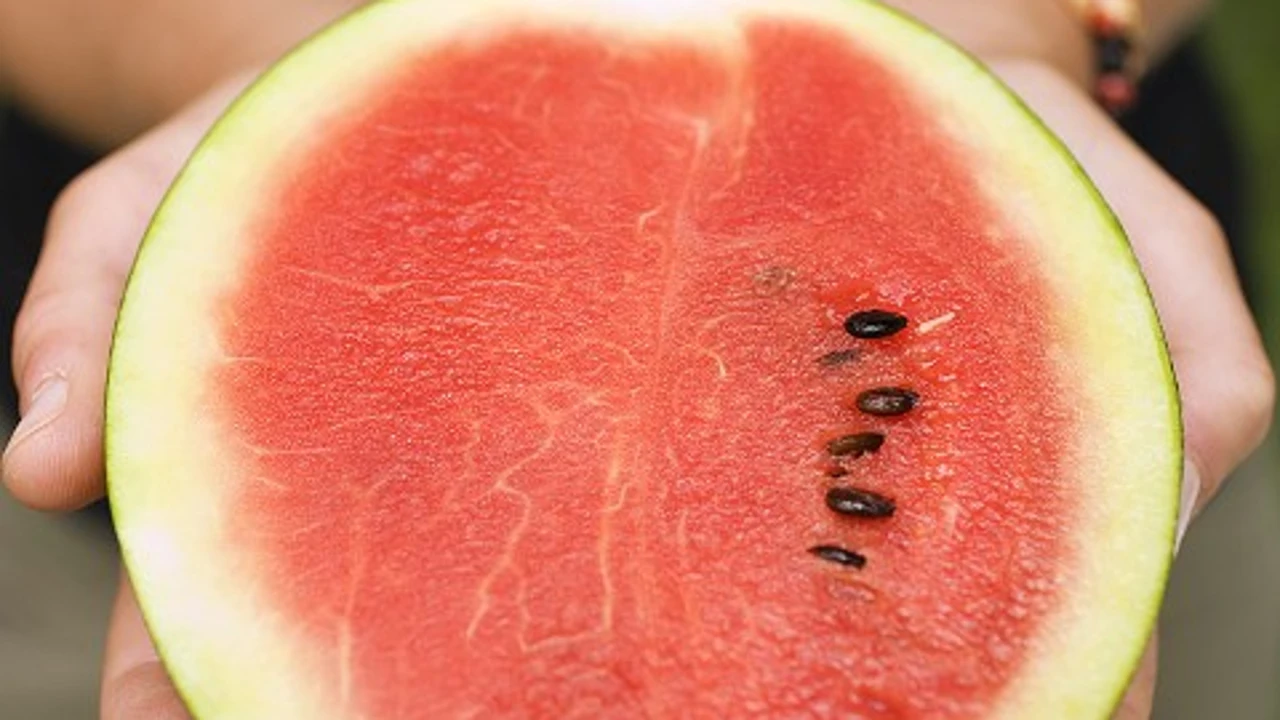 El truco definitivo para cortar la sandía de forma rápida y sencilla