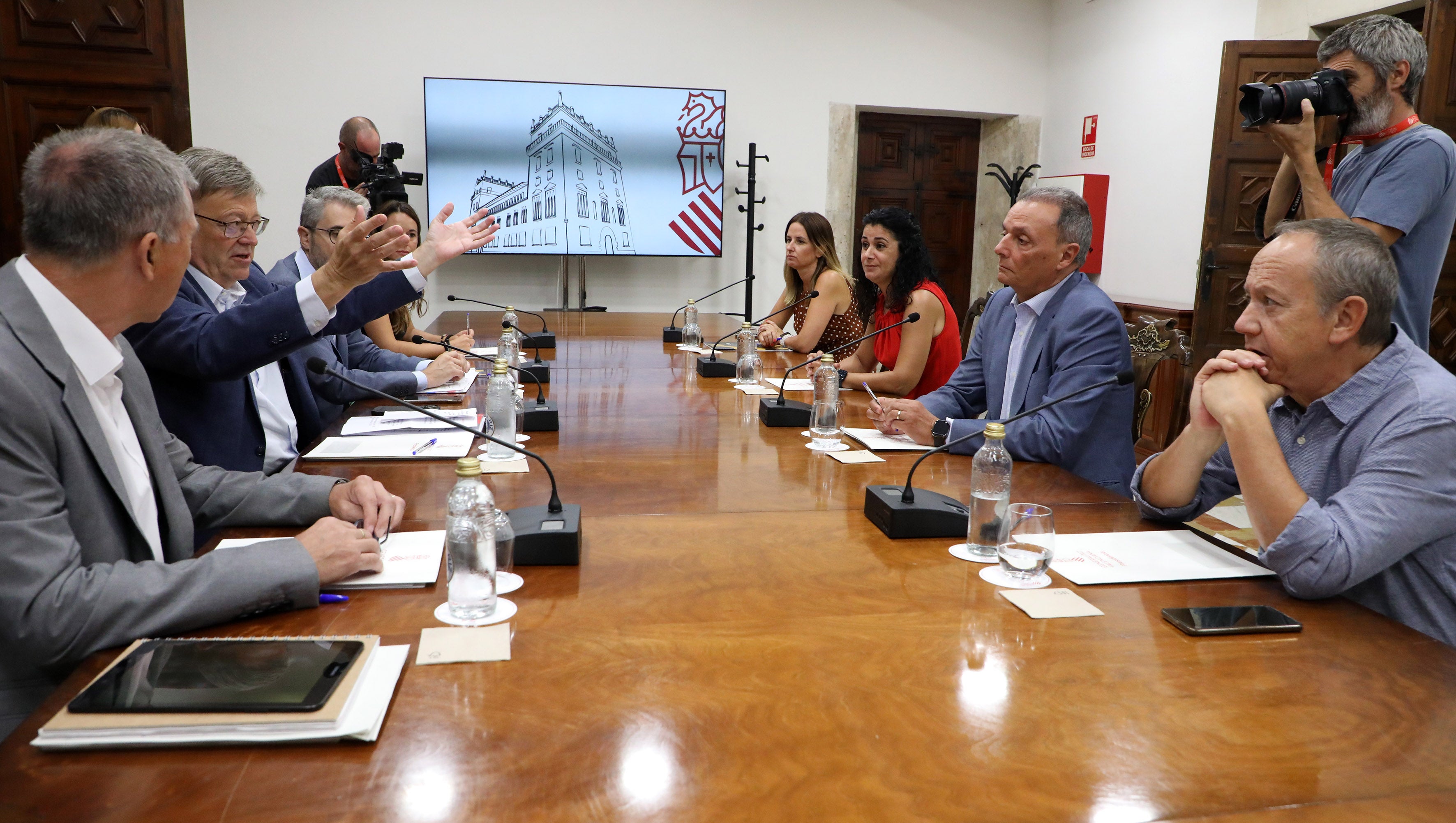 La Generalitat establecerá ayudas para comercios y restauración que deban realizar mejoras La Generalitat establecerá ayudas para comercios y restauración que deban realizar mejoras