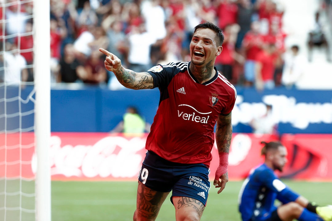 Osasuna se impone al Cádiz y consigue su segunda victoria consecutiva Osasuna se impone al Cádiz y consigue su segunda victoria consecutiva
